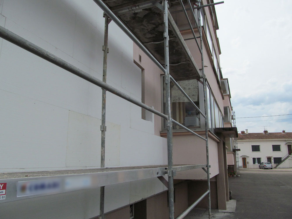 Pose de panneau d'isolation sur ancien immeuble bourg-en-bresse par l'entreprise Jentellet