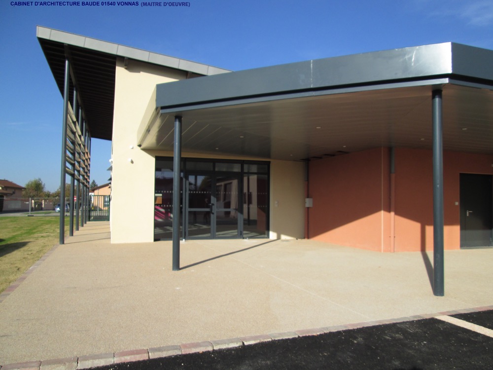 façade sur école publique collectivité bourg-en-bresse Jentellet